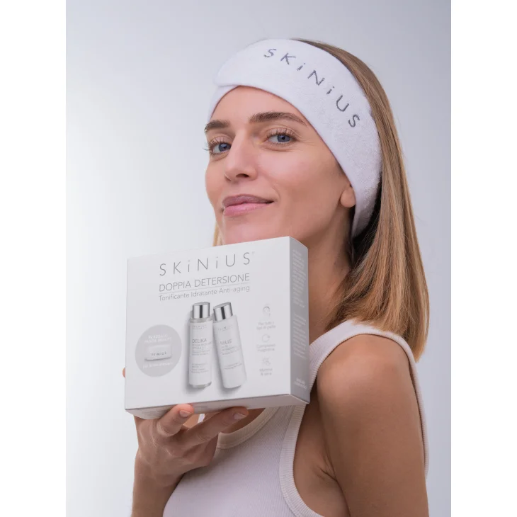 Skinius Doppia Detersione Antiaging Cofanetto Detergente 100 ml + Acqua Micellare 100 ml + Fascia Beauty