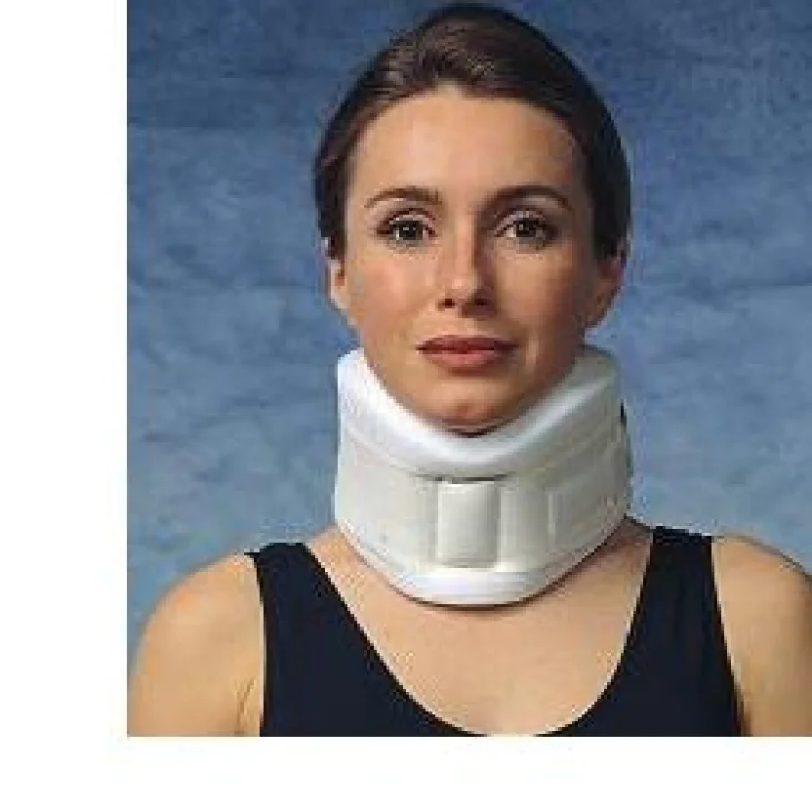 COLLARE CERVICALE IN GOMMAPIUMA DA 10CM MISURA UNIVERSALE BIANCO COLLARE CERVICALE IN GOMMAPIUMA DA 10CM MISURA UNIVERSALE BIANCO