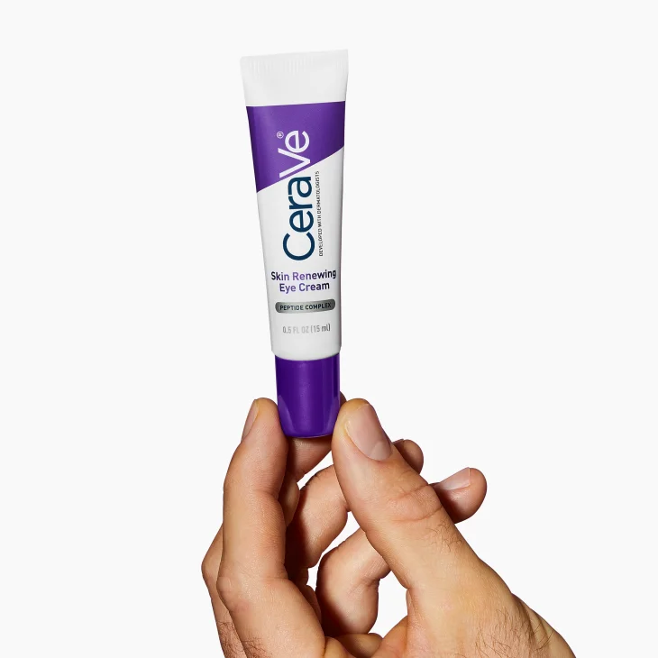 CeraVe Skin Renewing Crema Contorno Occhi Peptidi Per i Primi Segni dell'Et&agrave; 15ml