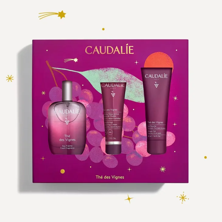 Caudalie Thé des Vignes Cofanetto con Acqua Profumata 50 ml + Crema Mani 30 ml + Gel Doccia 50 ml Natale 2026 Caudalie Thé des Vignes Cofanetto con Acqua Profumata 50 ml + Crema Mani 30 ml + Gel Doccia 50 ml Natale 2026
