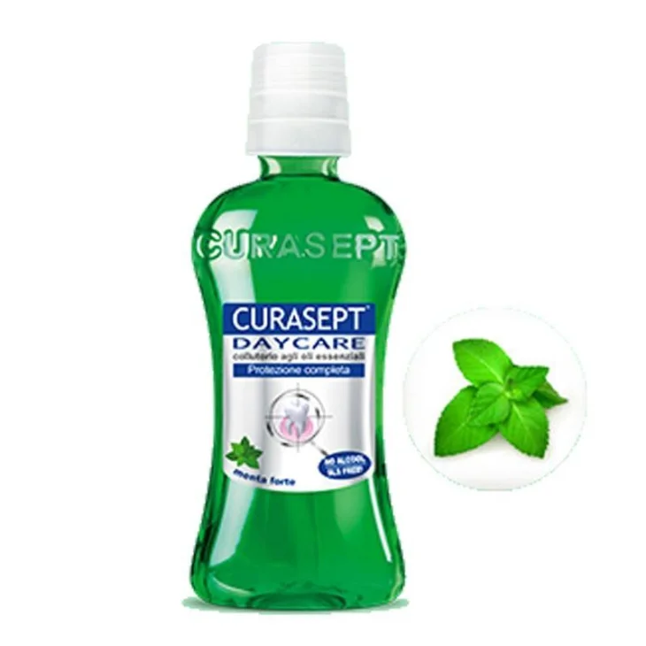 Curasept Daycare Collutorio Protezione Completa alla Menta Forte 250 ml Curasept Daycare Collutorio Protezione Completa alla Menta Forte 250 ml