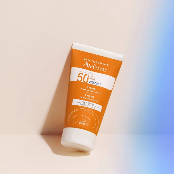 Av&egrave;ne Eau Thermale Crema viso SPF50+ Protezione molto alta, Finish invisibile senza residui, per una protezione quotidiana, 50ml