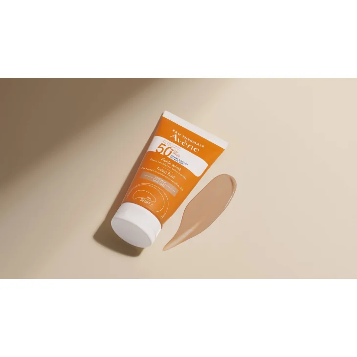 Av&egrave;ne Fluido Colorato SPF 50+ Solare Viso 50 ML