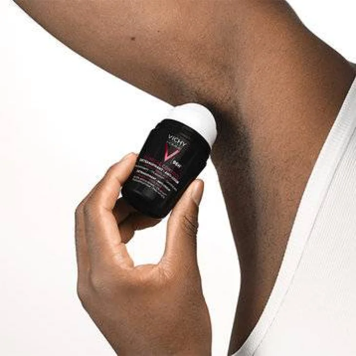 Vichy Homme Clinical Control Deodorante 96H Roll-on Anti-traspirante 50 ml efficace per 96 ore