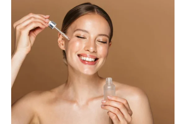 Niacinamide: a cosa serve e perché è utile per la pelle impura