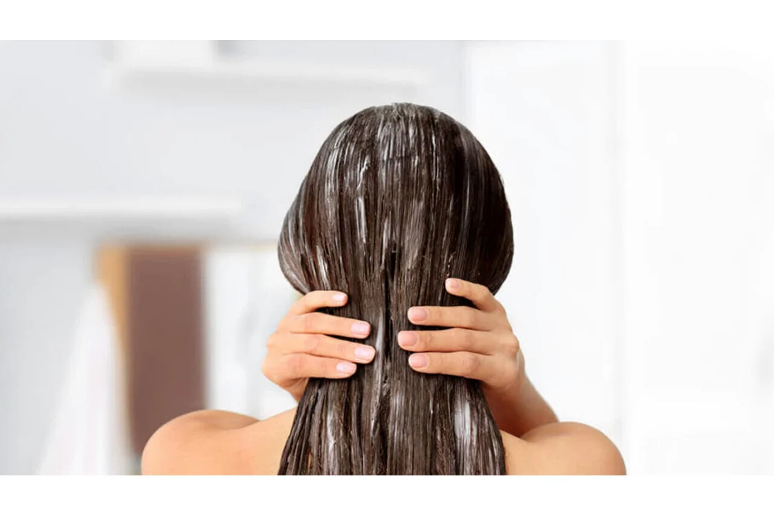 Olaplex: a cosa serve e come utilizzarlo per ricostruire i capelli danneggiati