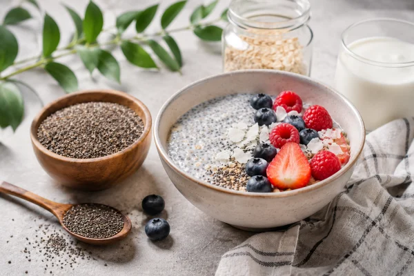 Semi di chia: benefici, proprietà e come usarli ogni giorno, anche a colazione