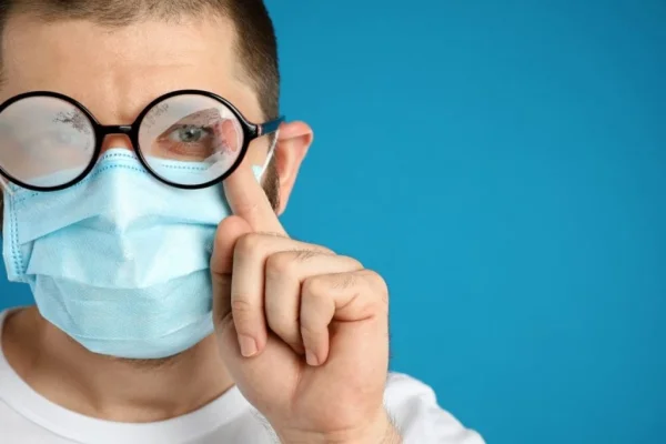 Come non appannare gli occhiali con la mascherina