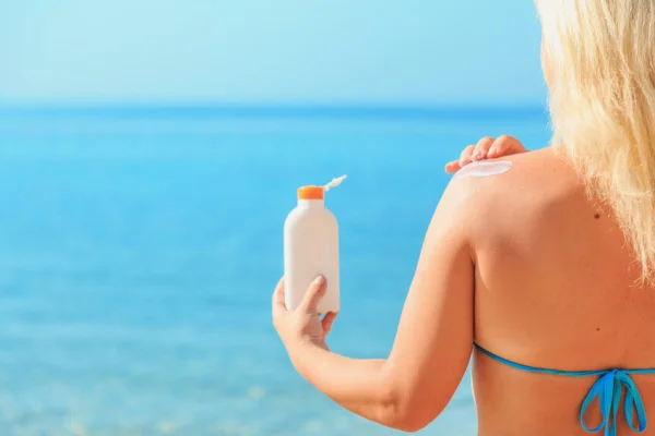Crema, latte e olio: le differenze tra i solari